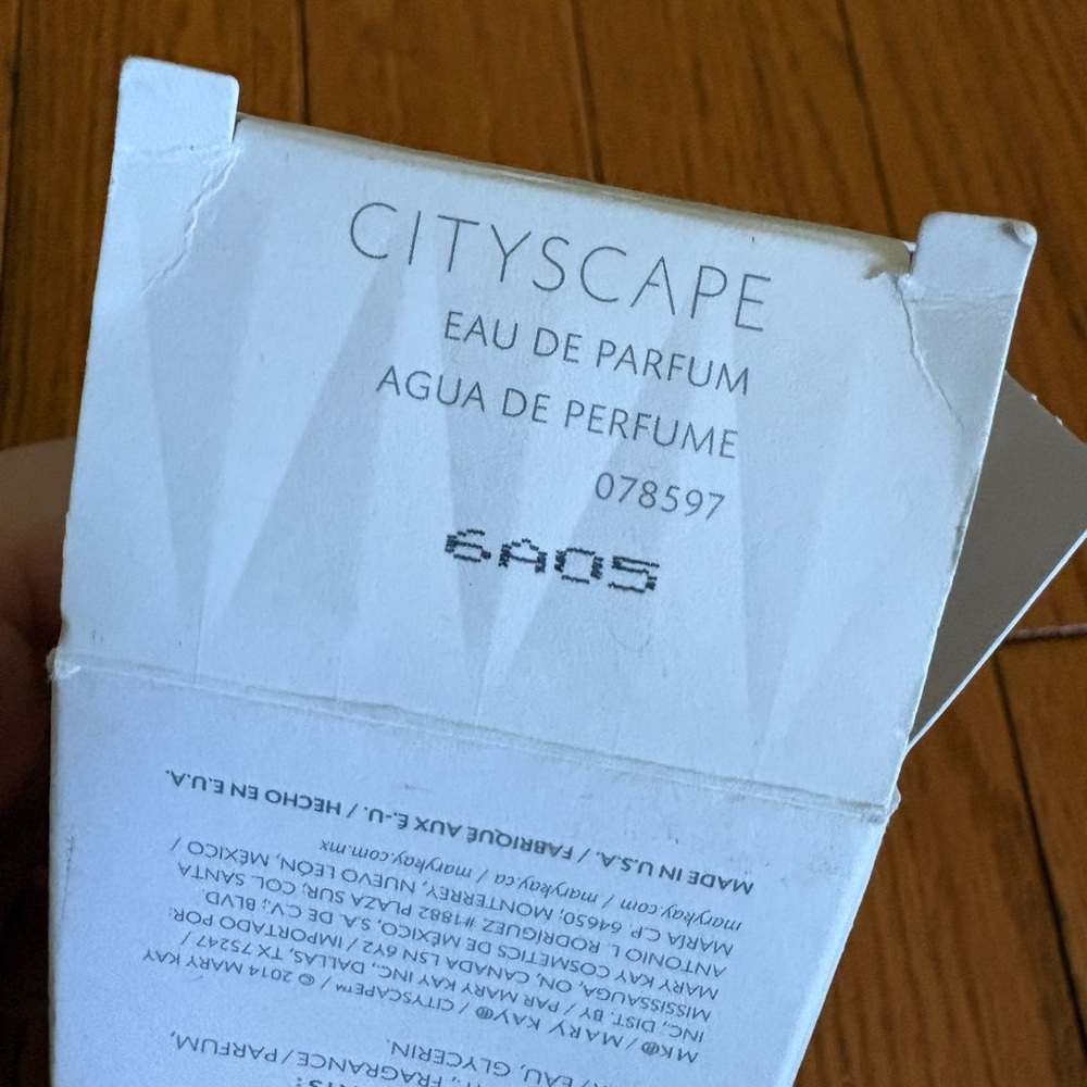 Mary Kay Cityscape Perfume, 1.7 fl. Oz. - Picture 4 of 5